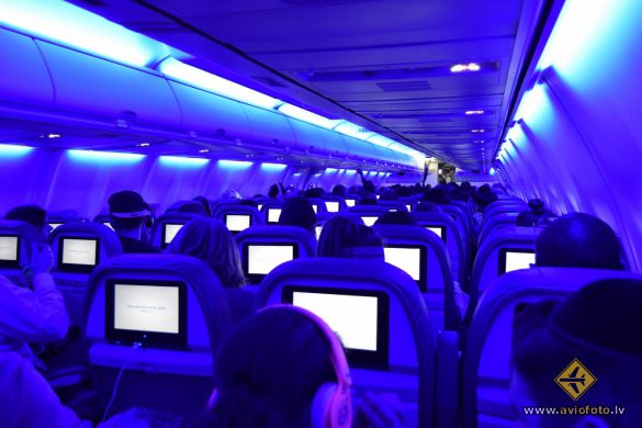 Boeing 737-832